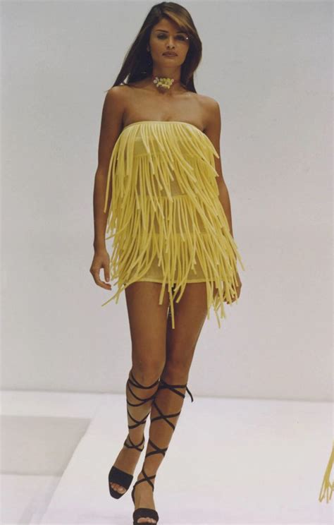 SS 1993 Womenswear | Women wear, Womenswear fashion, Fashion show