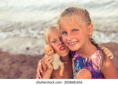 Boy Girl Best Friends Hugging Stock Photo 2028681656 | Shutterstock