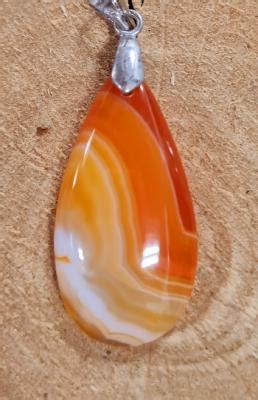 Pendentif agate rouge