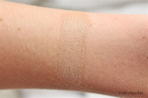Maybelline Fit Me Shine Free Foundation in 235 Pure Beige | Review ...