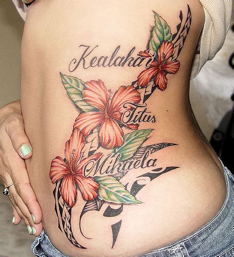 Hawaiian Flower Tattoosteulugar