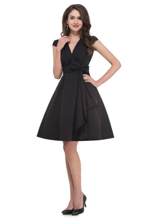 rahasia  baju warna hitam wajib kamu miliki tampil cantik