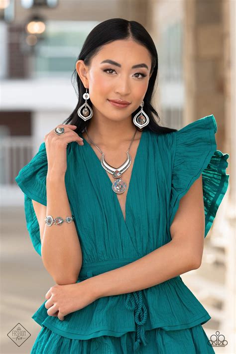 Paparazzi Simply Santa Fe - April 2023 Fashion Fix – Studio Bling by