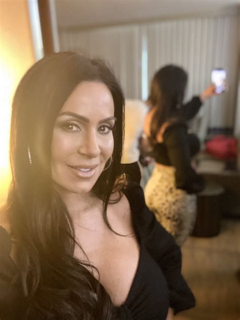 TW Pornstars - Kendra Lust®. Twitter. #Selfie in the 305. 6:46 AM - 19