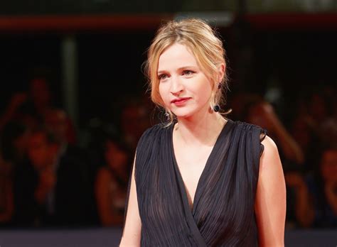 Christa Theret fotka