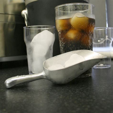 Aluminium Ice Scoop 5oz | Ice Cube Scoop Bar Scoop - Buy at Drinkstuff