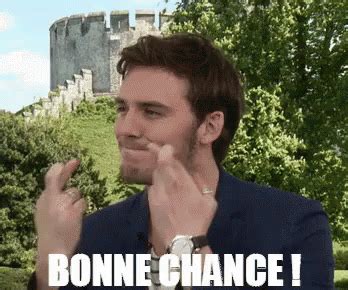 BONNE CHANCE ! GIF - BonneChance FingersCrossed - Discover & Share GIFs