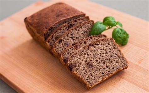 черный хлеб калорийность на 100 грамм | Brot backen rezept, Brot backen ...