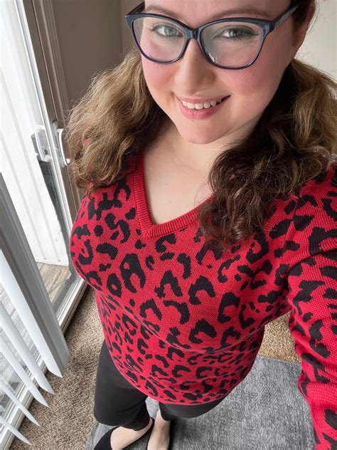 Sweater weather is the best : r/palebeauties