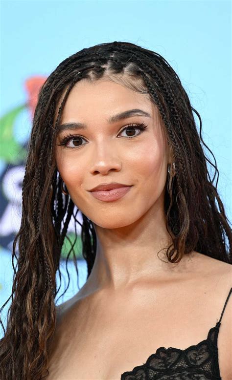 Malia Baker Attends 2025 Nickelodeon Kids’ Choice Awards in Santa