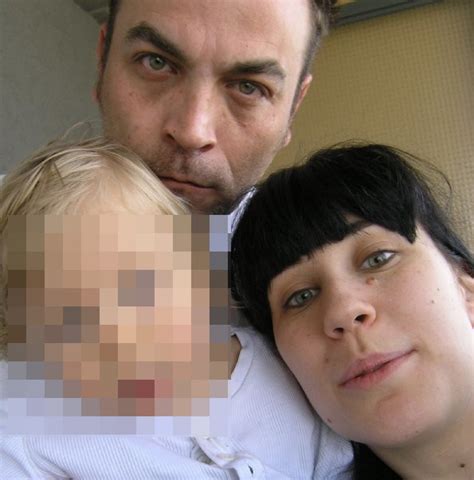 RODILA MU JE DVOJE DECE: Evo kako izgleda Konstraktin muž (FOTO)
