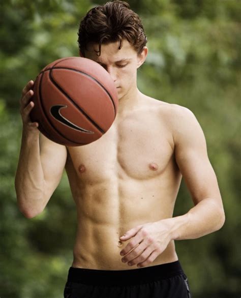 Tom holland pics and gifs – Artofit