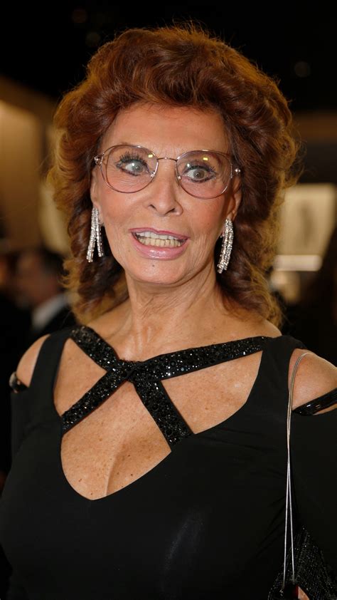 A los 90 años, Sophia Loren Al Fin CONFIESA que él fue el amor de su