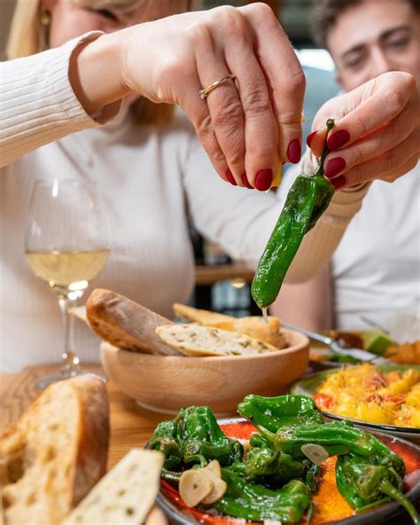 🍽️ Plac Nowy 1, Kraków - rezerwacja table online w Zjedz.my