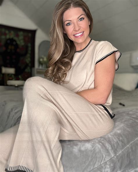 Carley (Johnson) Mundt | Discover the enchanting allure of OYOANGLE