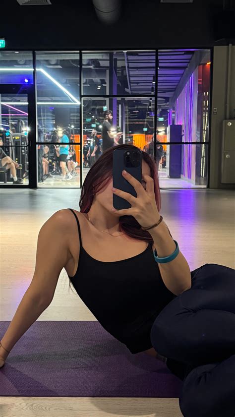 Алёна Бобровская (@i_am_bobriha) • Instagram photos and videos