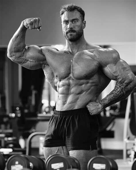 Iain Valliere Critiques Nick Walker’s Physique and Contemplates Chris