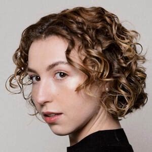 Ana Cuesta - Edad, Familia, Biografía | Famous Birthdays