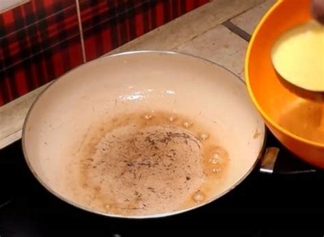 Вкусный омлет без молока из яиц на сковороде рецепт с фото пошагово