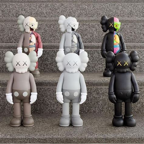 CONFIRMED: KAWS Six Companions (10/20/16 at 10AM CST on kaws.themodern ...