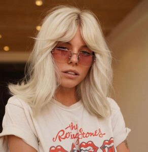70s Shag Haircut: 22 Glamorous Styles to Try in 2024