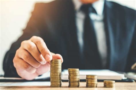 How Much Does a Family Lawyer Make? (Here are the Stats) – eLawTalk