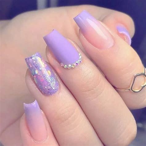 Aprender acerca 41+ imagen uñas color lila decoradas - Abzlocal.mx