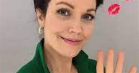 Is Actress Bellamy Young Married To Her Boyfriend: Ed Weeks? Kids And ...
