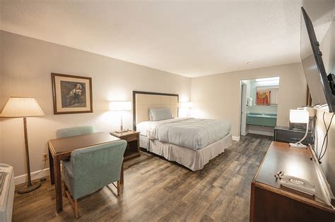 Rooms | River Oak Inn