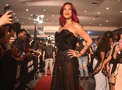 ‘A Very Good Girl’ Cast‘s Premiere Night Outfits