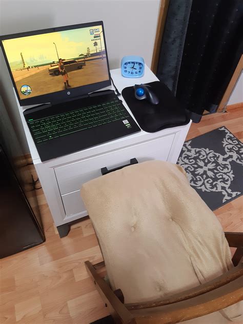 Desperate times call for desperate measures. : r/shittybattlestations