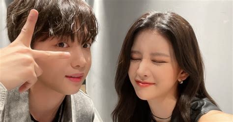 '두 번째 세계' 우주소녀 엑시, 자작곡 '웨이브'로 무대 장악