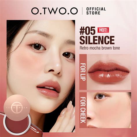 O.TWO.O HYDRATING GLOSS LIP AND CHEEK BALM – OTWOO.COM.PK