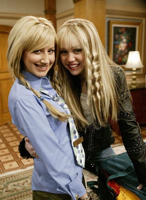 Download Hannah Montana And Ashley Wallpaper | Wallpapers.com