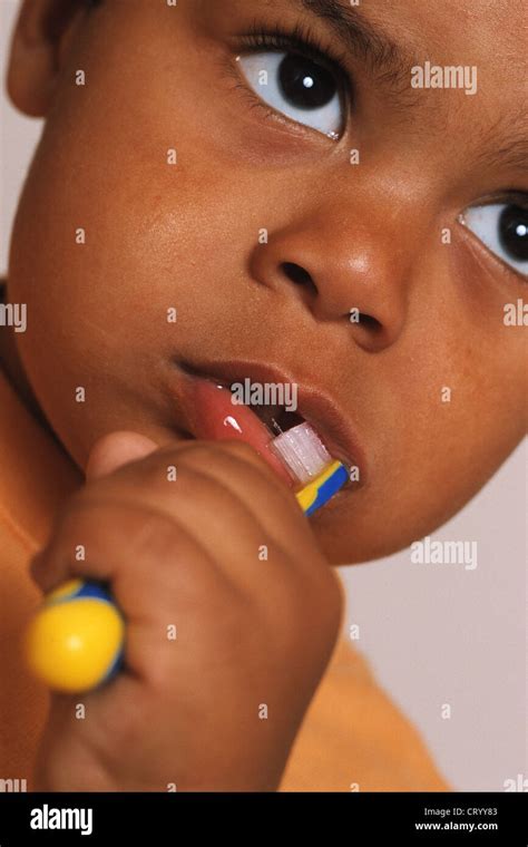 DENTAL HYGIENE, CHILD Stock Photo - Alamy