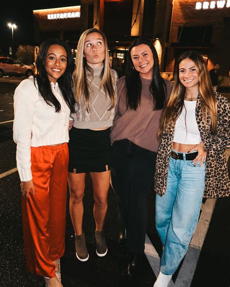 Hailey Brooke Weiss 헤일리 브룩 와이스 | Have you heard I’m in Australia