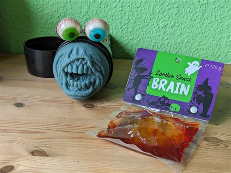 She wouldn't stop staring until I feed her 🧟‍♀️🧠 : r/fleshlight