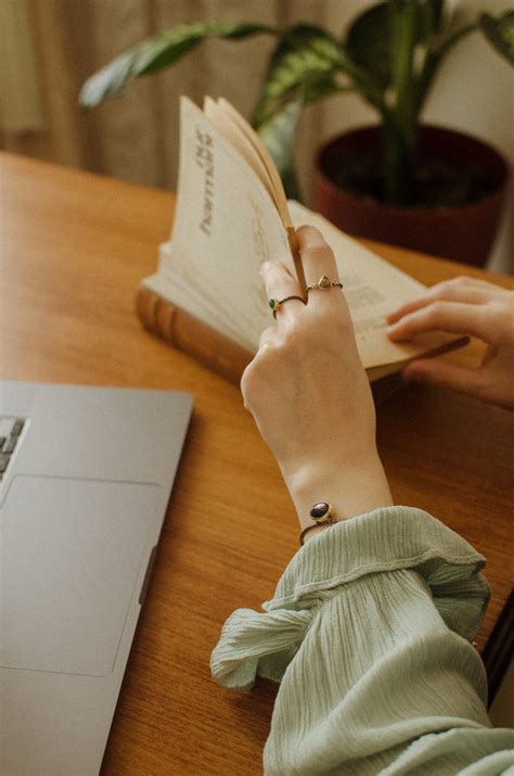 17 tips on How to stay consistent with journaling every day