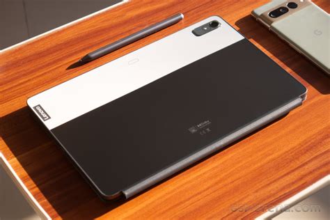 Lenovo Tab P11 Pro Gen 2 hands-on review: Design, Display