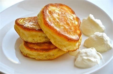 Oladushki. Russian mini pancakes with smetana (sour cream) #Russian ...