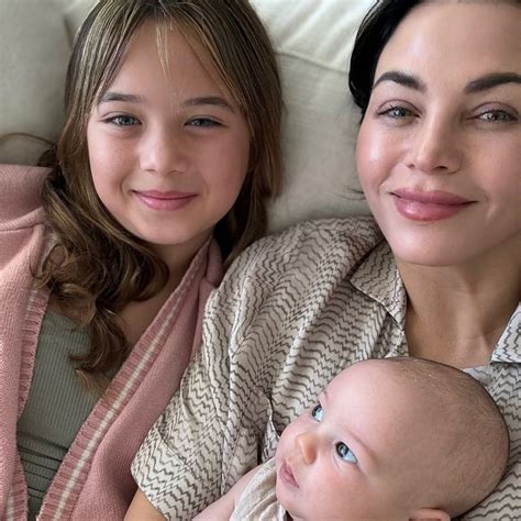 jenna dewan  channing tatums daughter everly steps    grade