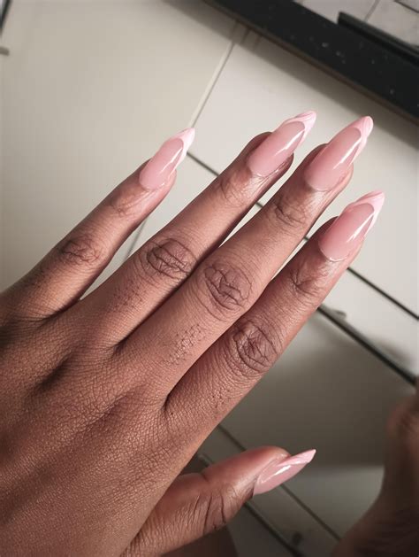 obsessed with my nail tech🩷🩷 : r/Nails