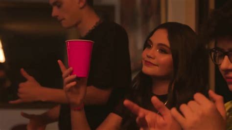 MAX Girl Video oficial - YouTube