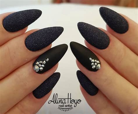 model unghii negre cursuri