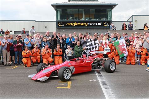 Late Formula 1 driver Tom Pryce celebrated at Anglesey circuit | Historics News | Autosport