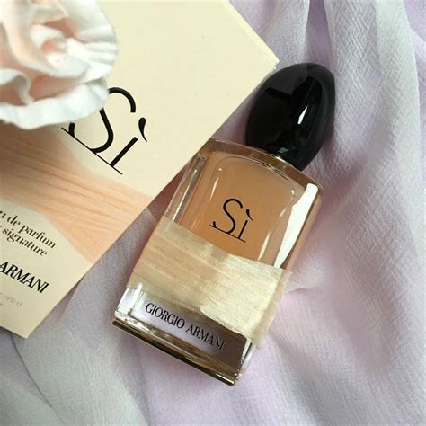 Giorgio Armani Si Rose Signature Bayan Parfüm
