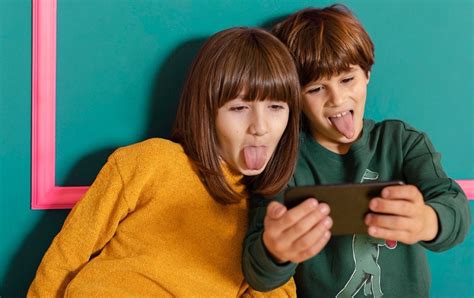 Tik Tok: Πώς θα περιοριστεί ο χρόνος που αφιερώνουν τα παιδιά στην ...