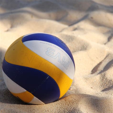 Voleibol – Unidad Educativa Santa Mariana de Jesus