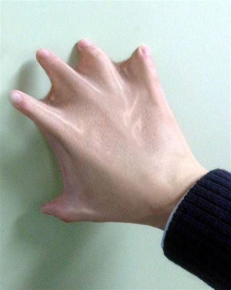 webbed hand  mrmanipulator  deviantart