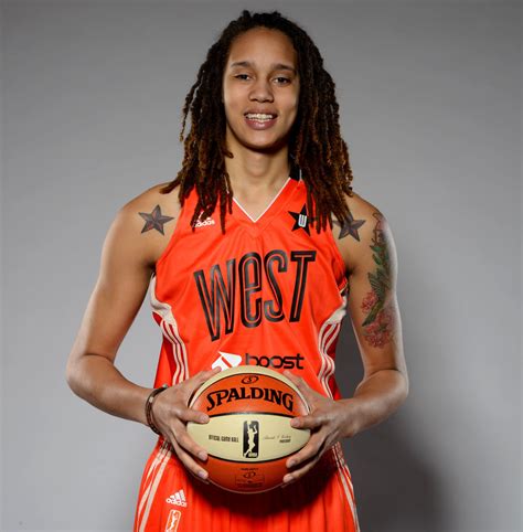 WNBA-гийн од тамирчныг ОХУ-д саатуулах хугацааг тавдугаар сар хүртэл